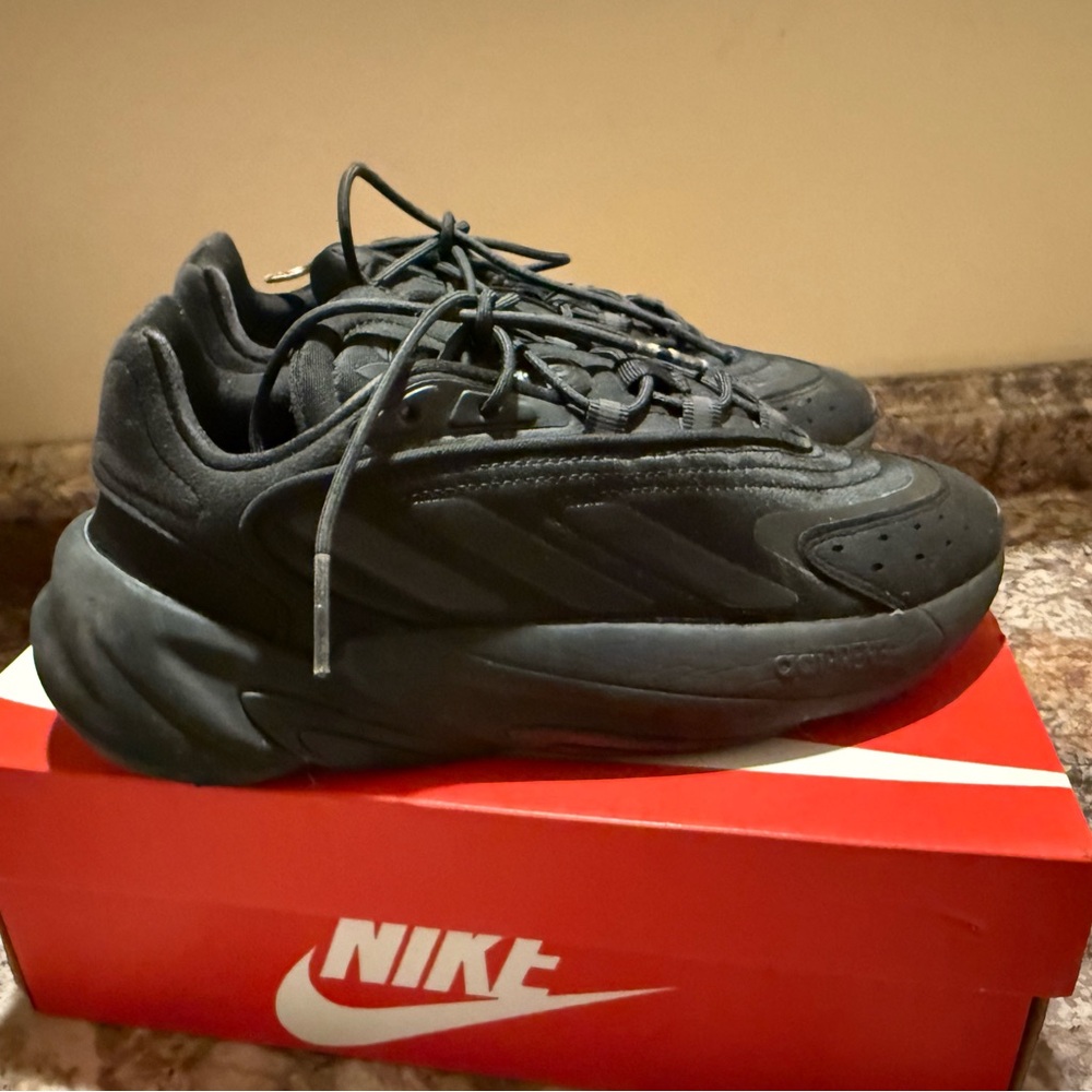 Adidas Men's Black Sneakers